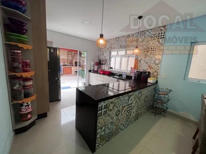Casa em Condomínio à Venda em Morada dos Pássaros, Taboão da Serra-SP: 3 Quartos, 1 Suíte,