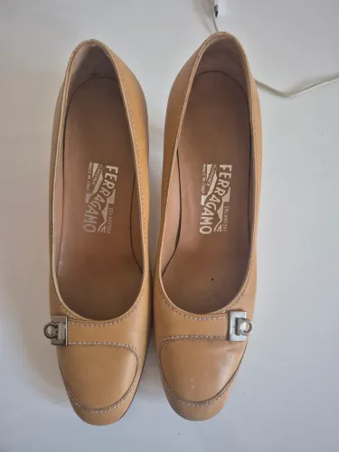 Salto baixo Salvatore Ferragamo 35