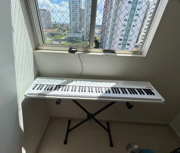 Piano Digital Alesis Recital 88 Teclas + Suporte - R$ 1.300