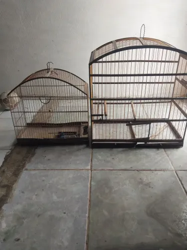 Vende se 2 gaiola porte grande e a outra media