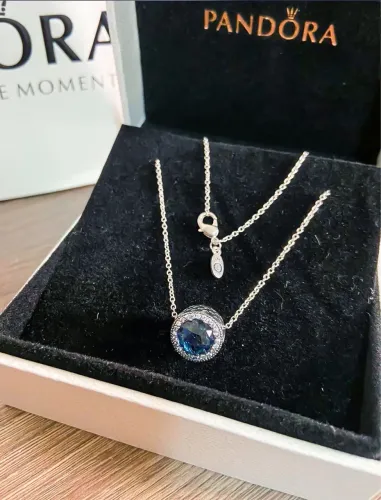 Colar Pandora azul lunar 
