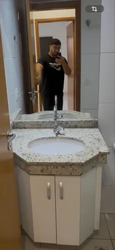 PIA DE BANHEIRO (Mármore Branco Dallas)