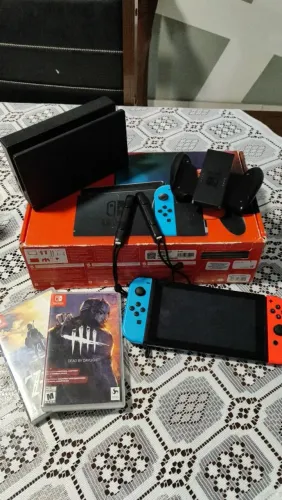 Nintendo swith V2 completo e mais 2 jogos originais