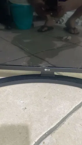Televisão Smart LG 65' (Tela Quebrada e rachada)