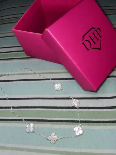 Vendo colar choker trevo prata 925