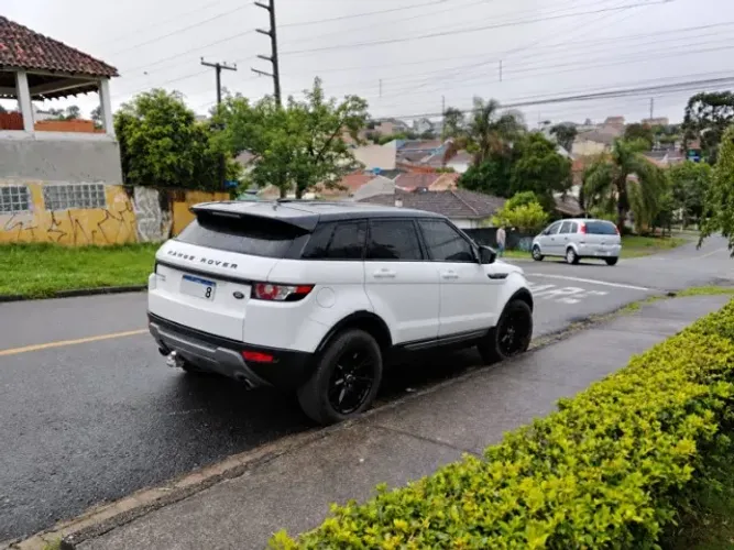 Land Rover Range Rover Evoque Pure 2.0 Aut. 5P 2013