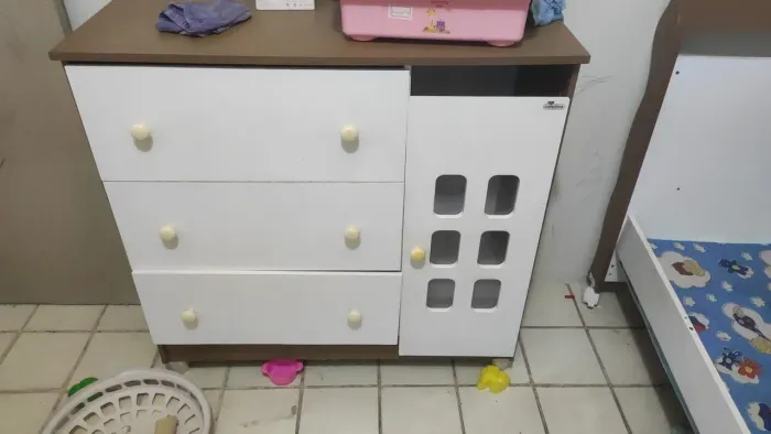 Quarto completo bebê ( cômoda, guarda roupa e berço cama)