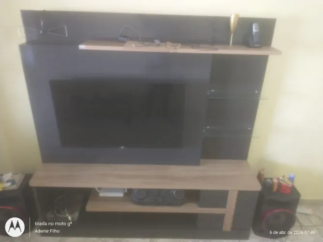 Rack com painel de 65 polegadas 