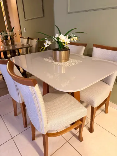 Mesa em vidro Laca 