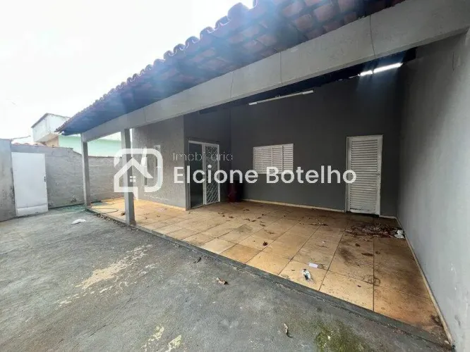 Casa para aluguel, 4 quartos, 1 suíte, 2 vagas, PLANALTO - Uberlândia/MG