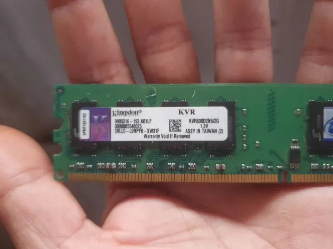 Placa mãe, HD, Memória, culer, gravadora, fonte.