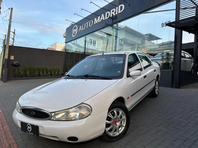 Ford Mondeo CLX 2.0i 4P MEC 1997