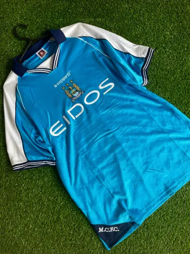 Camisa retrô Manchester city anos 2000