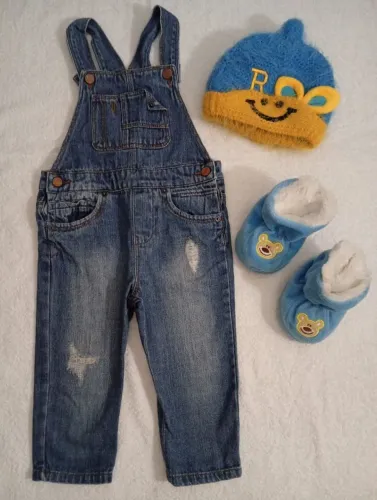 Jardineira ZARA+ Touca+ Pantufa Tam 20