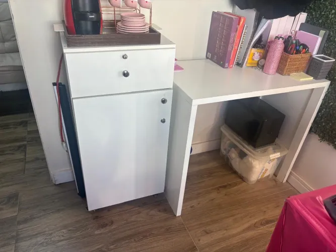 Armário com mesa