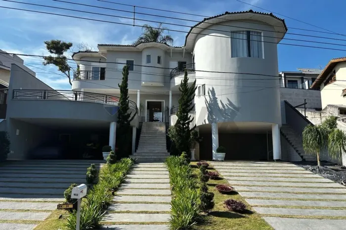 Sobrado luxuoso mobiliado para locação no Condomínio Aruã