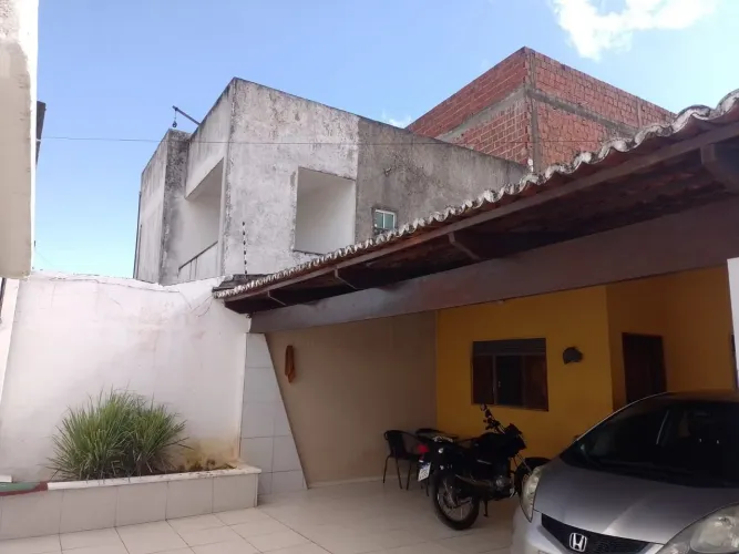 Vende-se uma excelente casa no planalto!