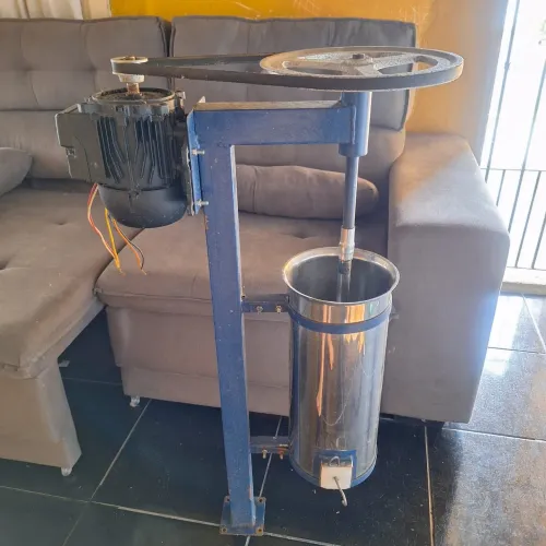 Máquina de bater açaí 