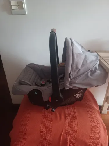 Bebê conforto Zion cor cinza - Infanti