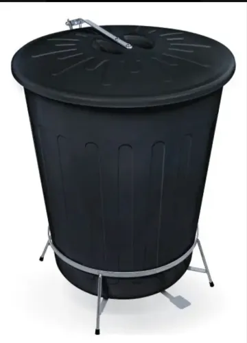 Lixeira de 100 litros com pedal