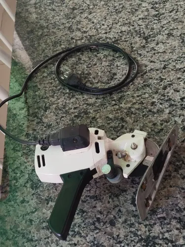 Máquina de Cortar Tecido Singer 950C-104A 110V - Disco Octogonal
