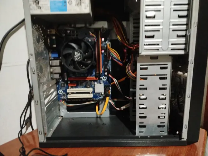 Pc no precinho p quem gosta de jogar apostado no ff