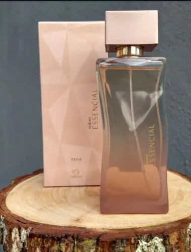 Essencial tradicional feminino