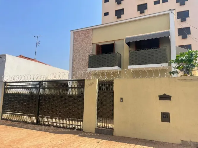Locação de Casas / Padrão na cidade de Araraquara