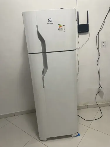 Geladeira Electrolux Cycle Defrost 260L à venda