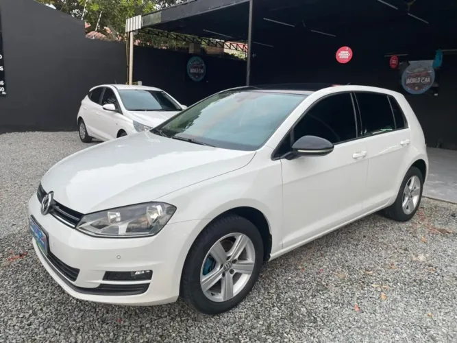 Volkswagen Golf Comfortline 1.6 MSI Total Flex Aut. 2016