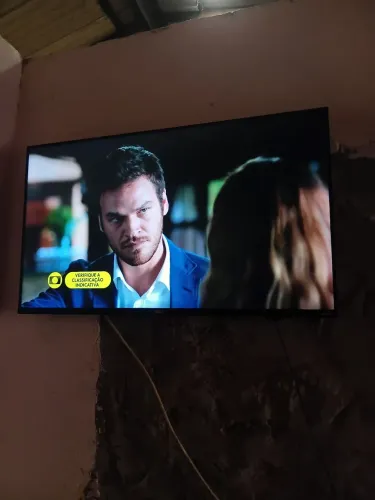 VENDO TV ROKU 43 POLEGADAS semi novo