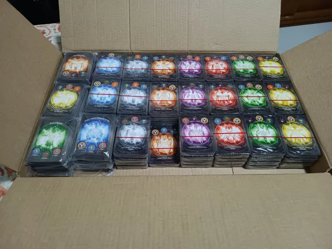 93 decks de keyforge abertos