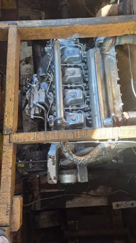 Motor MWM D.225-4cc diesel 40mil e barco de fibra 65mil