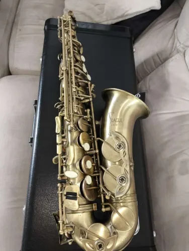 Saxofone Alto Eagle (Modelo Escovado/Vintage) - Revisado + Case Rígido Jupiter Capital