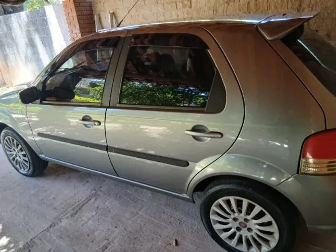Fiat Palio Essence Dualogic 1.6 Flex 16V 5P 2011