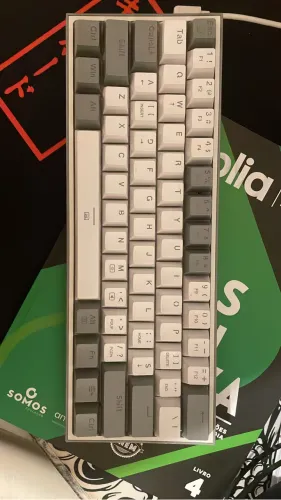 Teclado Redragon Fiz k617, 60% com swhit vermeljk