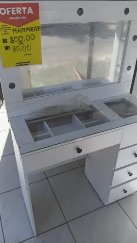 Penteadeira com gavetao e 4 cavetas grande/medio de 800/500 reais