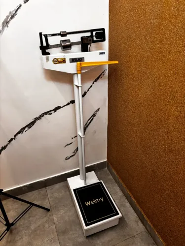 Balança Profissional Mecânica Antropométrica 150kg Welmy - seminova