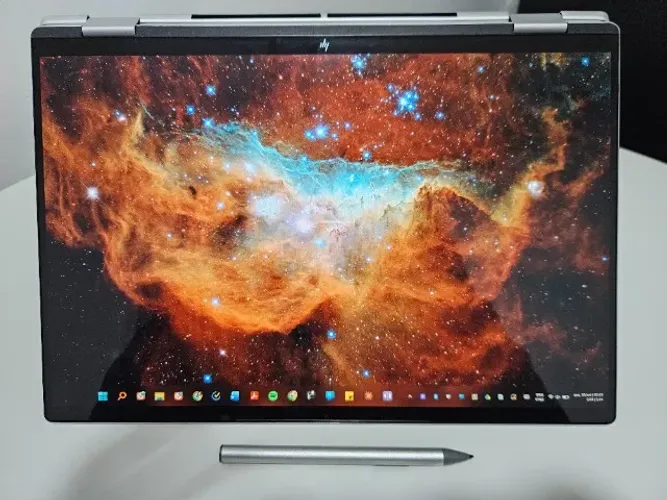 HP Envy x360 16 pol. 2 em 1 com caneta (Intel Ultra 14ª ger, 16GB RAM, 512GB SSD)