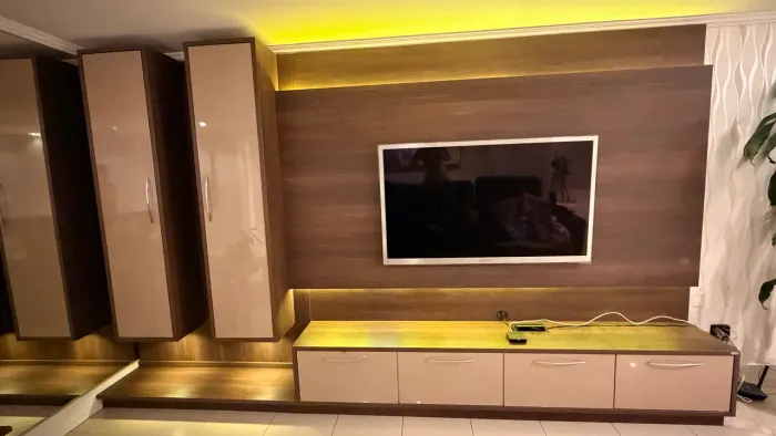 Painel TV 3,80m - novinho