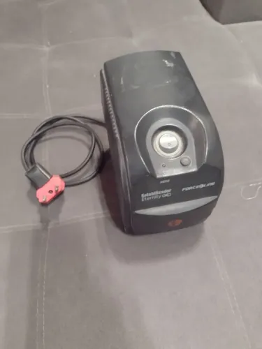 ESTABILIZADOR 600VA