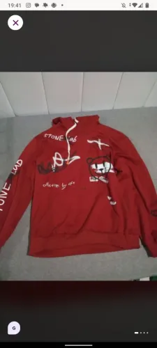 Moletom vermelho estampado