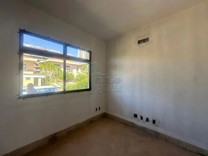 Casa sobrado de 230m² com 03 suítes à venda em condomínio - Vila do Golf