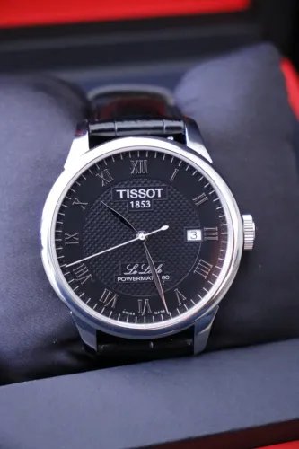 Tissot Le Locle Powermatic 80 pulseira de couro