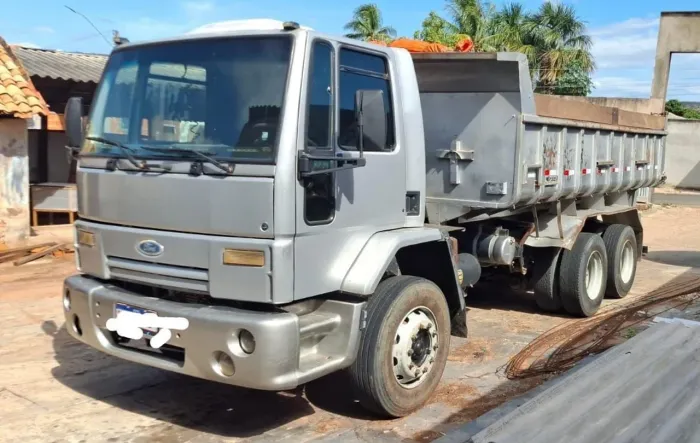 CAMINHÃO CAÇAMBA FORD CARGO 2428 ANO 2009