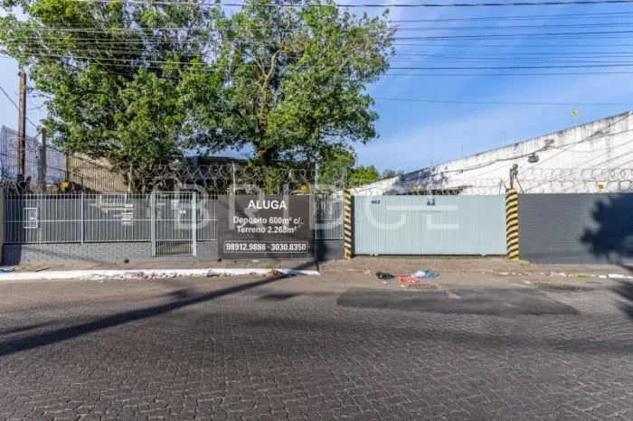 DEPÓSITO/GALPÃO DE 600M² - HUMAITÁ