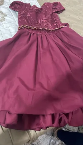 Vestido semi novos veste ate 3 anos Vestido de festas super confortável 