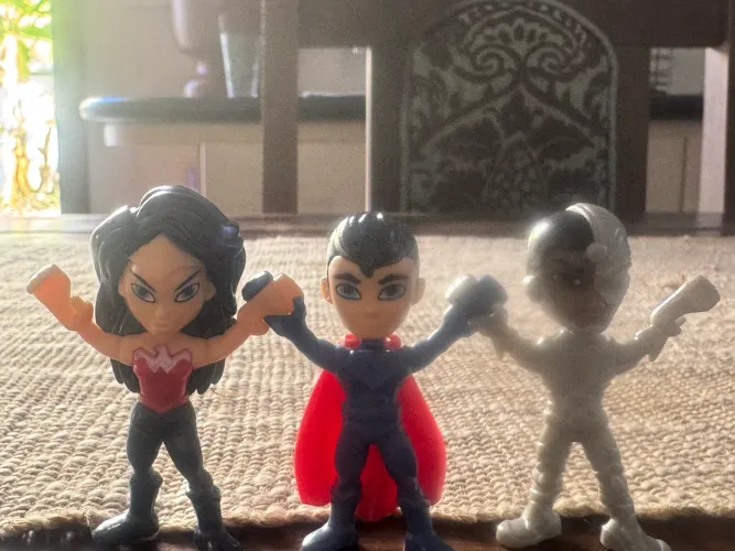 Bonequinho da Marvel do Kinder ovo