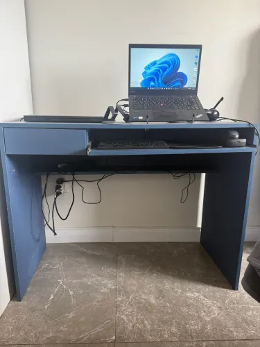 Escrivaninha azul