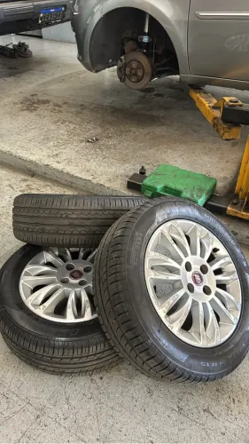 Rodas e pneus aro 15
